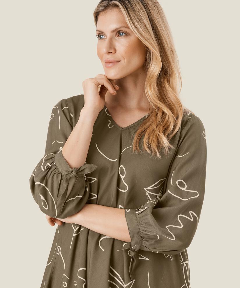 Katasi Topp, Crocodile