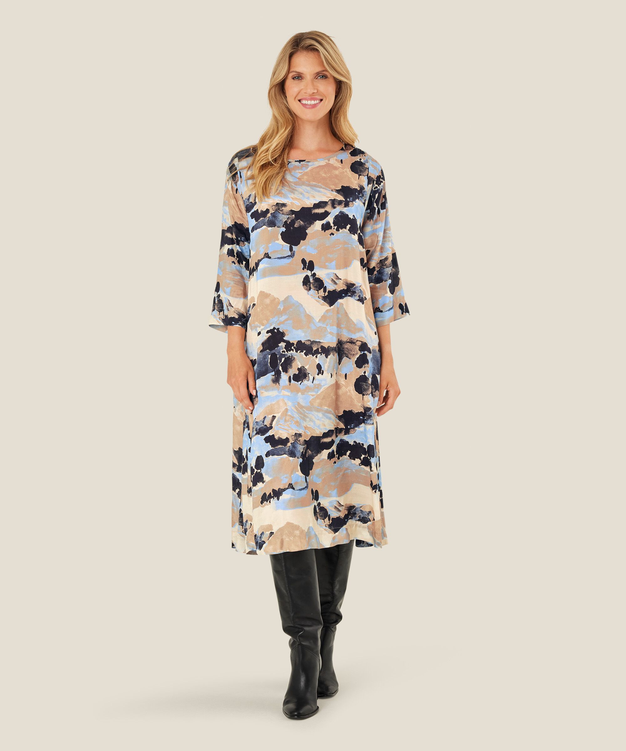 Nabia Kjole, Steel Grey