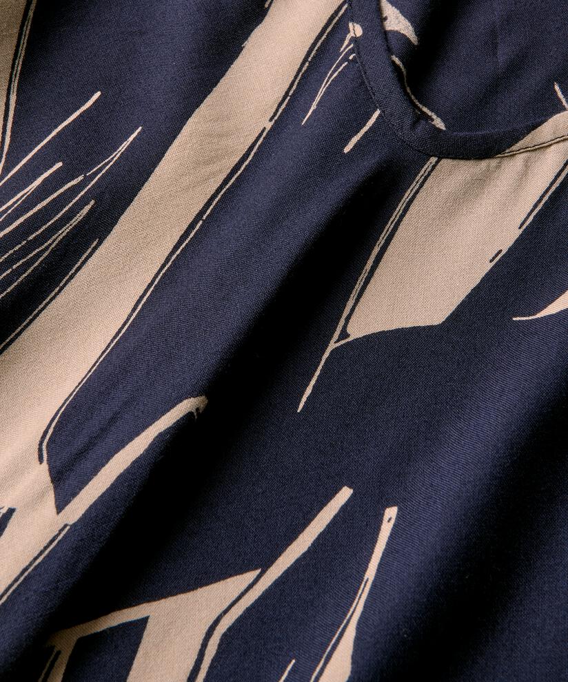 Kala Topp, Navy Blazer