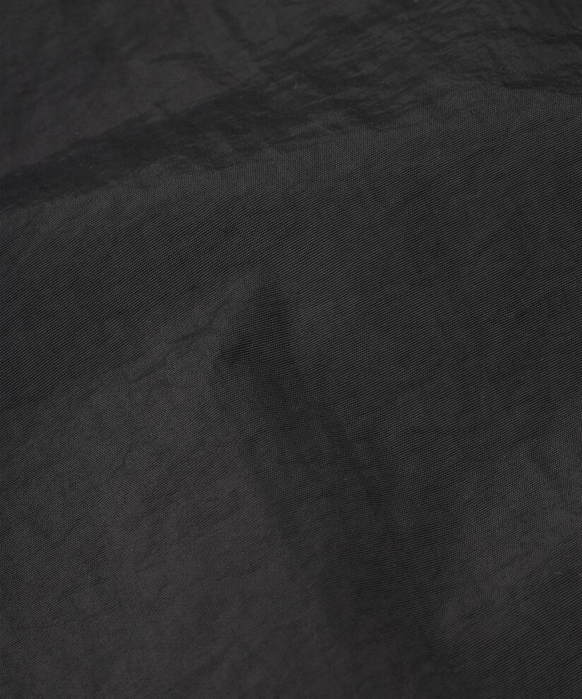 Tilia Kåpe , Black
