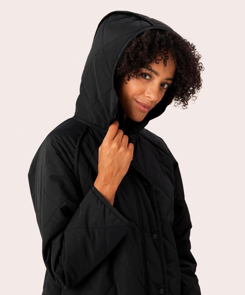 Tinka Kåpe, Black