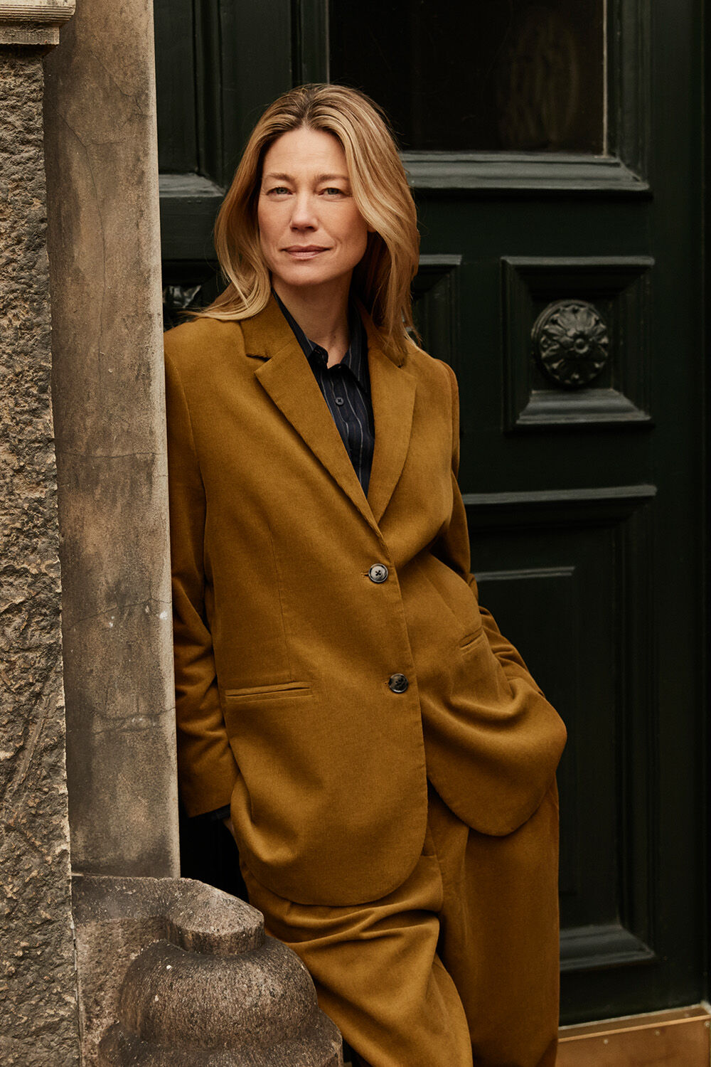 Jaxi Jakke - Breen, Imma Skjorte - Navy Blazer, Perli Bukser - Breen