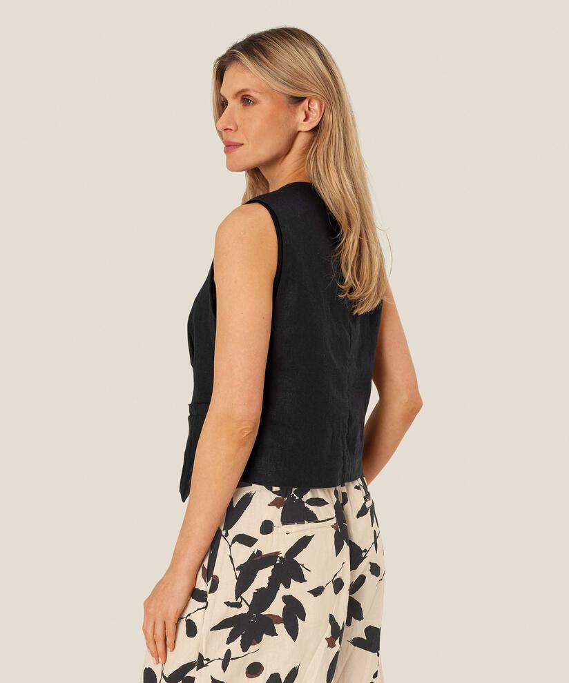 Jordyn Vest, Black
