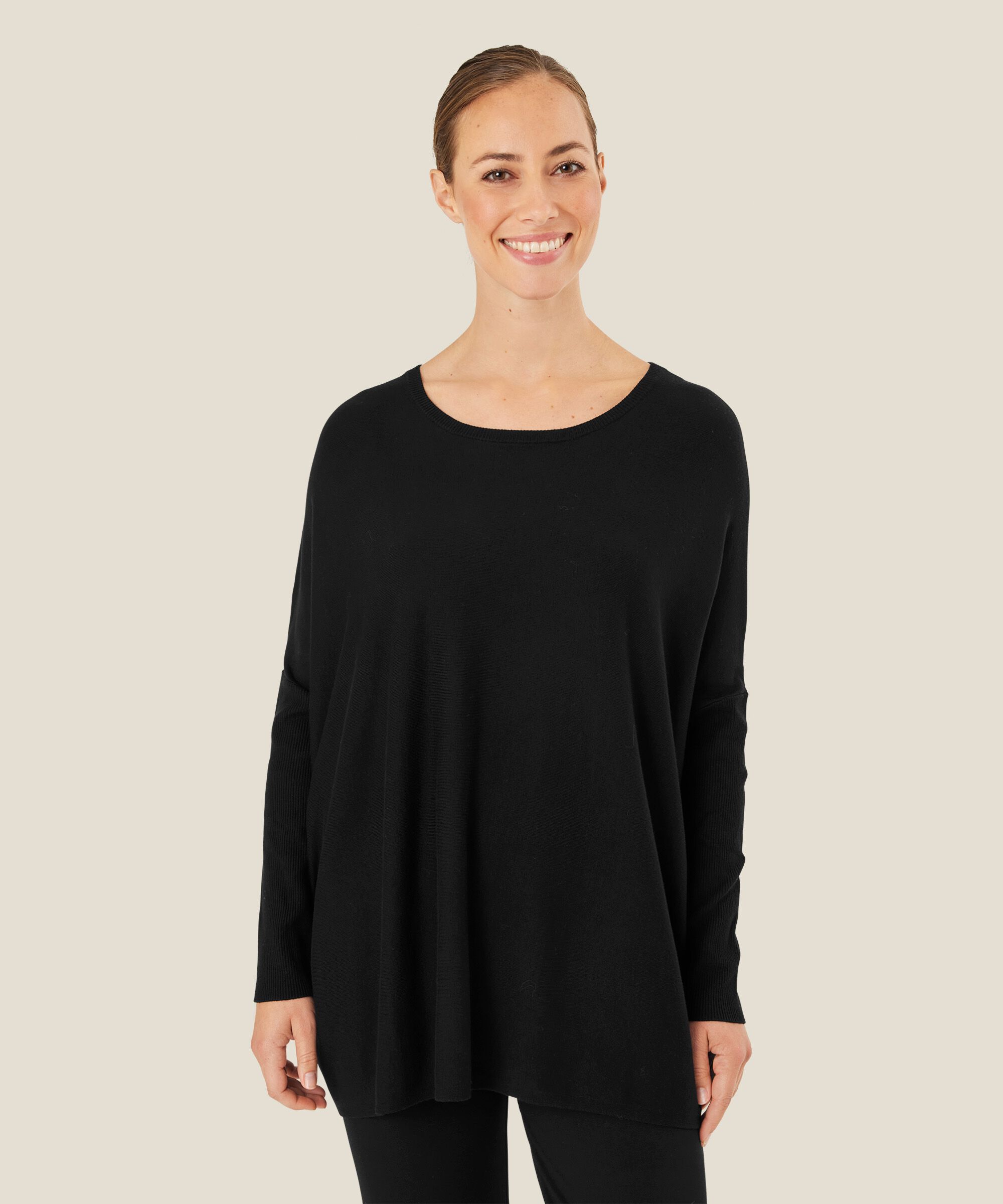 Fanasi Strikkegenser, Black