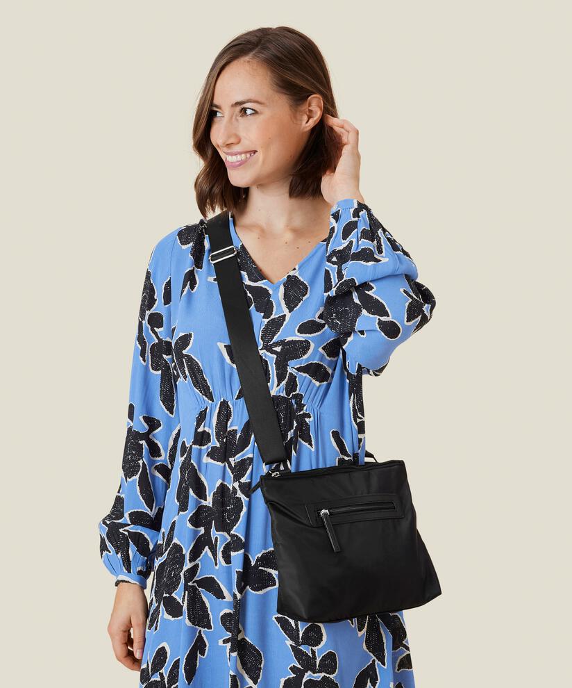 Rimona Veske, Black