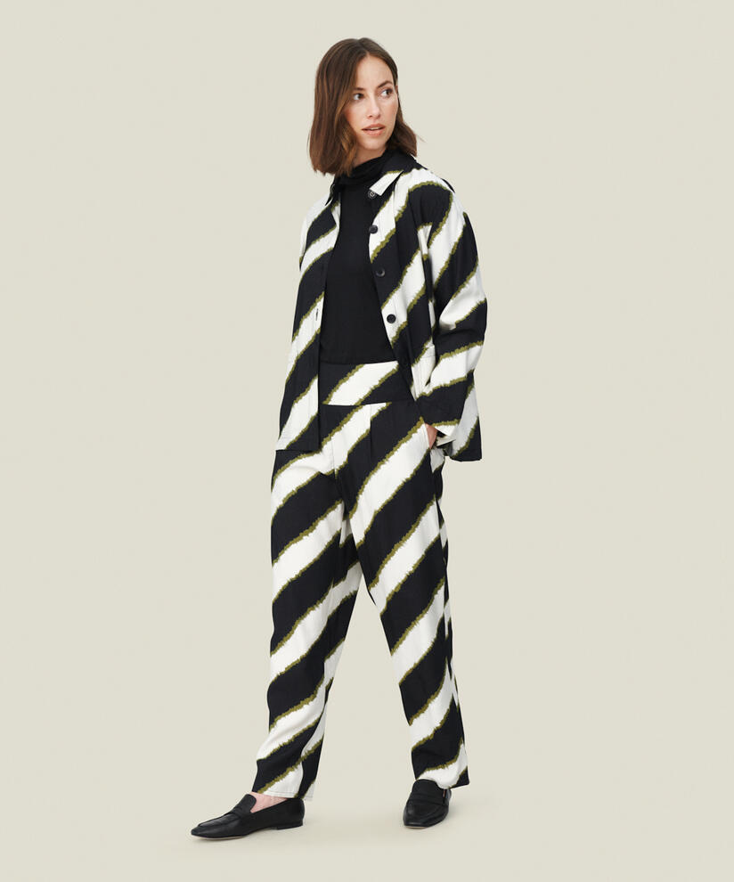 PAI BUKSER, Capulet Olive