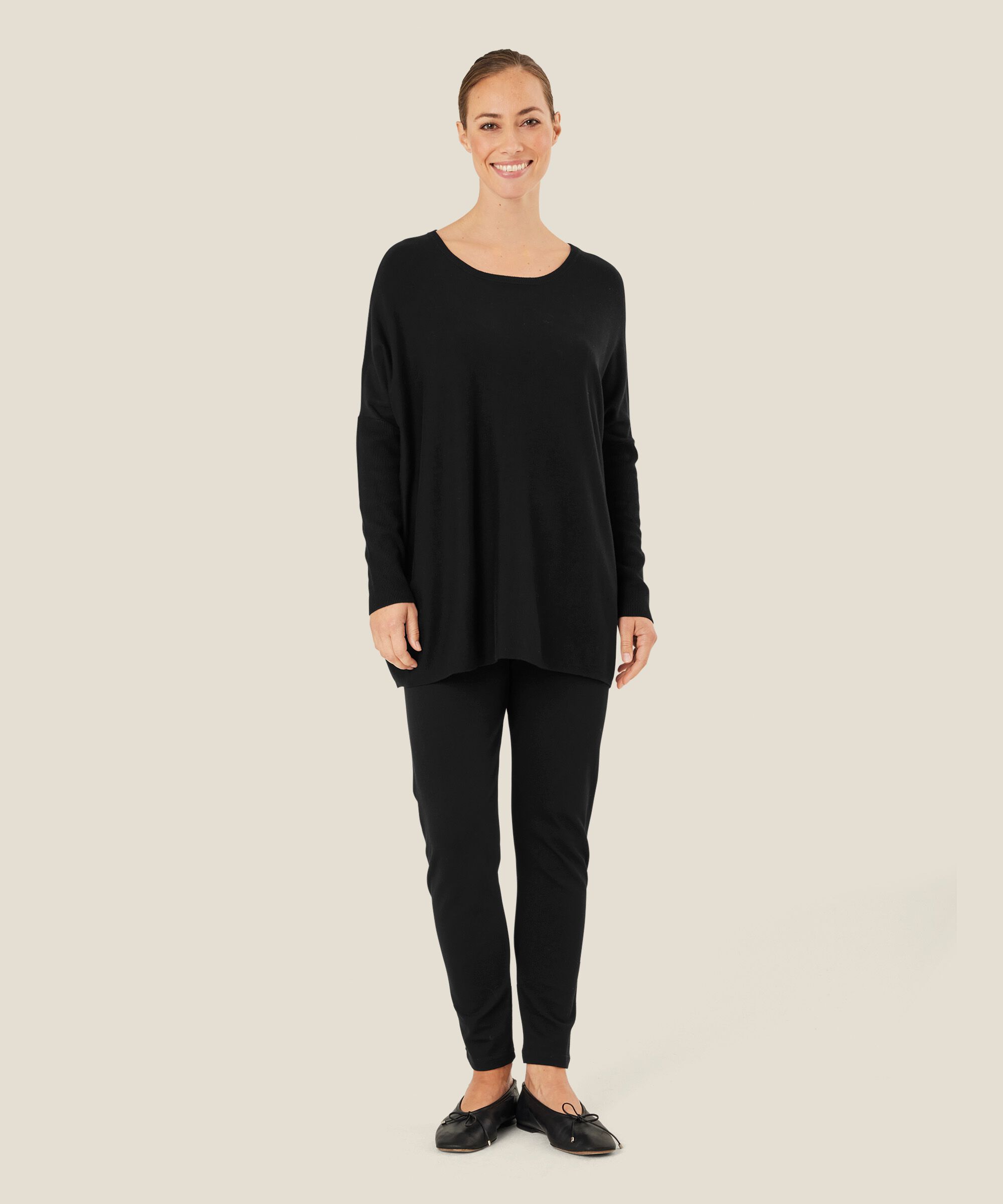 Fanasi Strikkegenser, Black