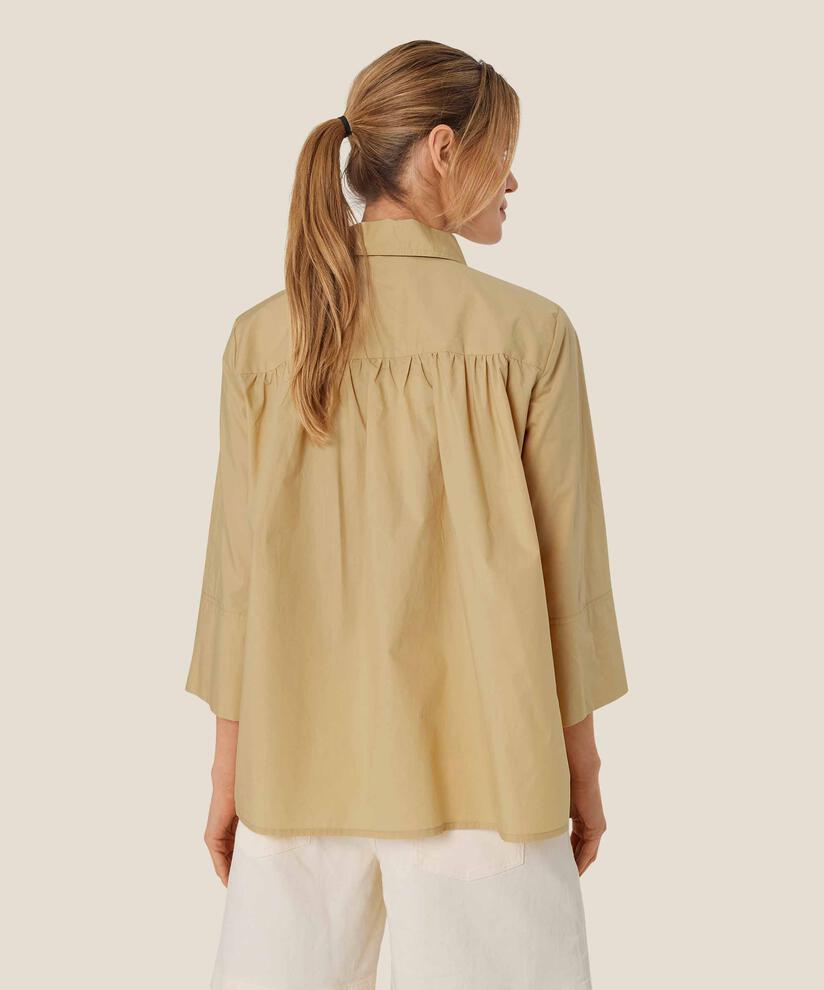 Briallen Topp, Pale Khaki
