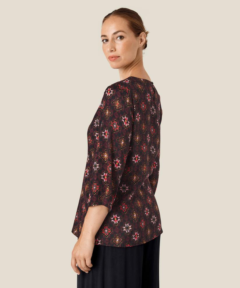 Bee Topp, Tango Red