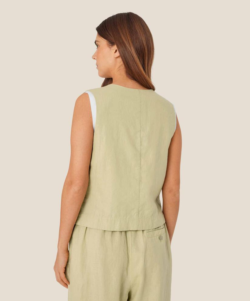 Jordyn Vest, Bog