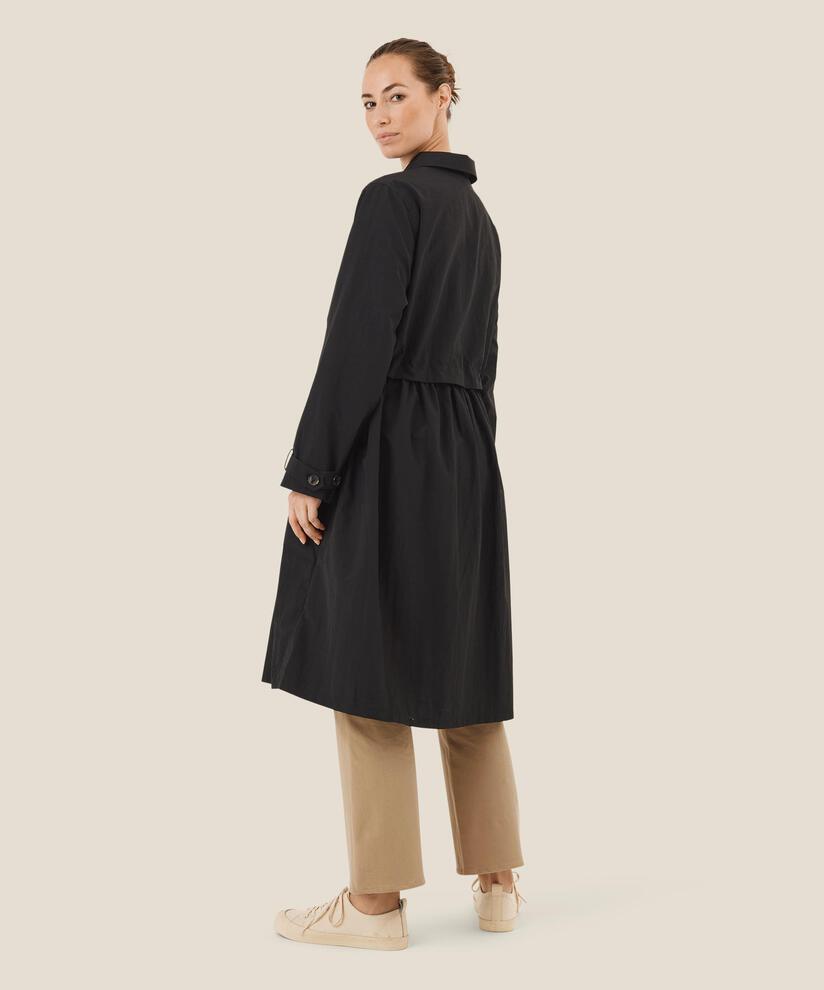 Tilia Kåpe , Black