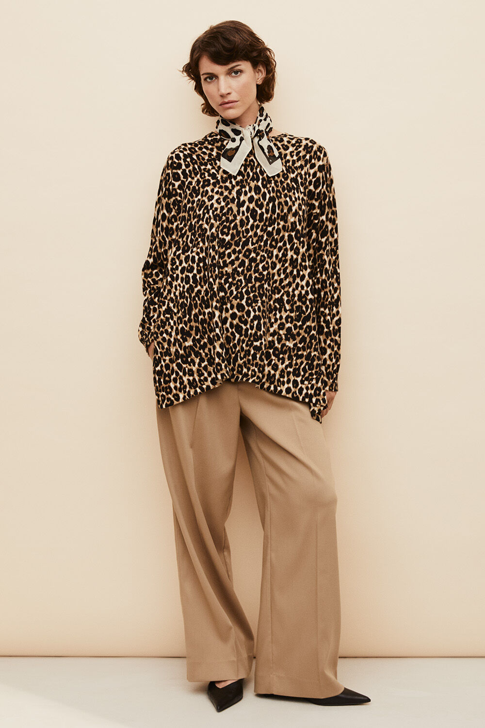 Alvienne Skjerf - Fog, Feluci Topp - Incense, Padvati Bukser - Petrified Oak