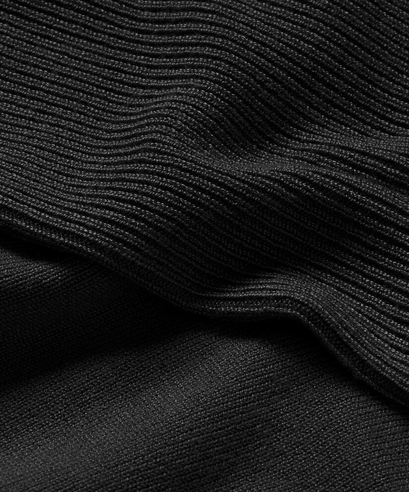 Fanasi Strikkegenser, Black