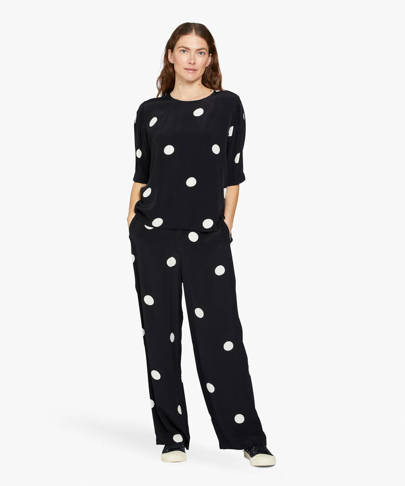 PERINUA BUKSER, Black
