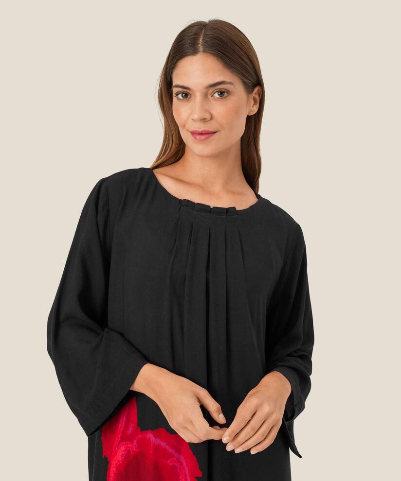 Nafiala Kjole, Haute Red