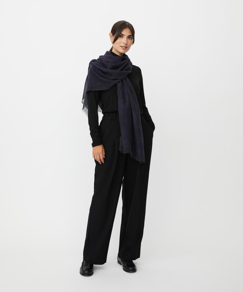 Aralura Skjerf, Navy Blazer