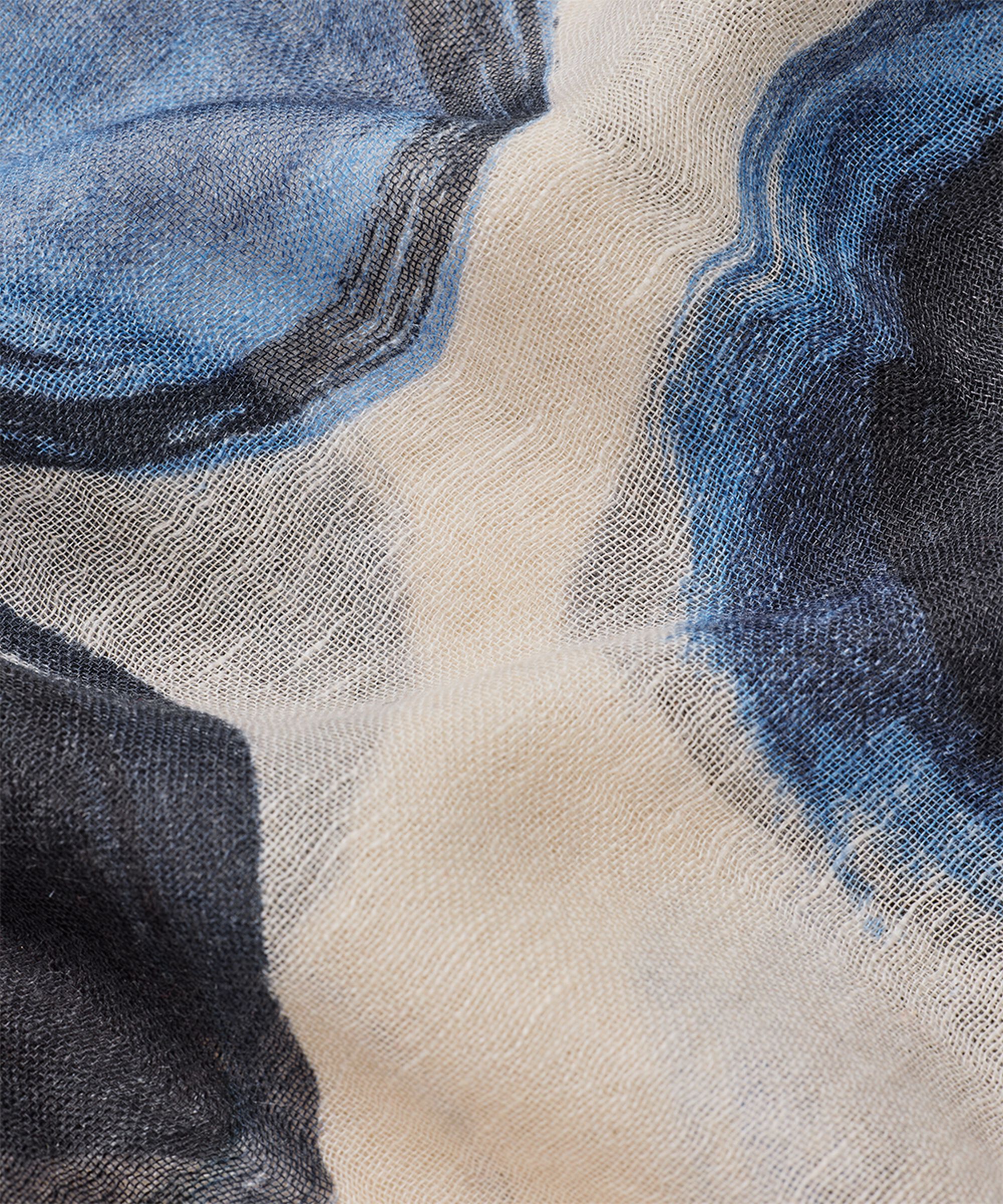 Afeni Skjerf, Ultramarine