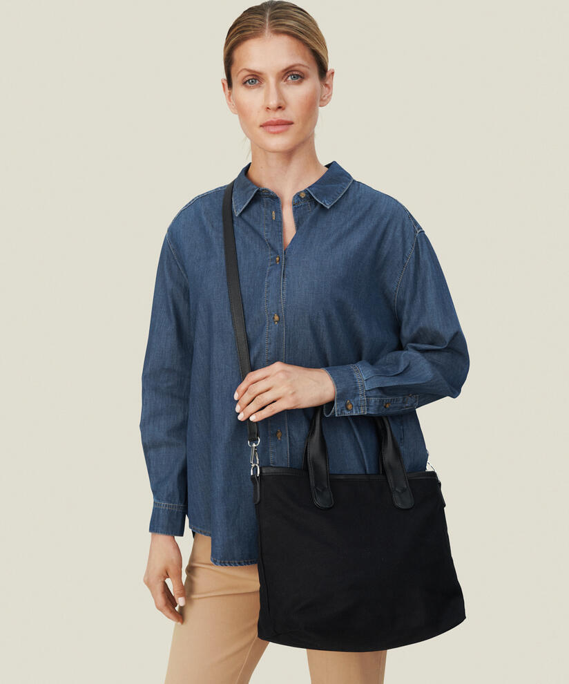 REIA VESKE, Black