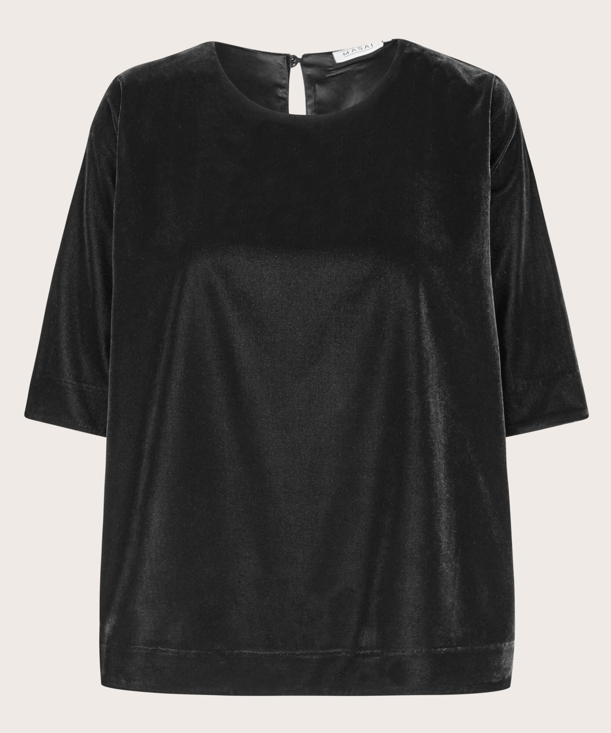 Daila Topp, Black