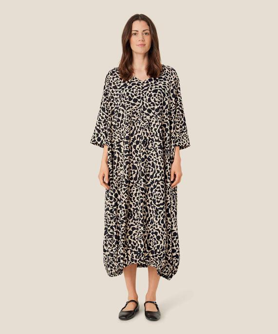 Nahol Kjole, Black