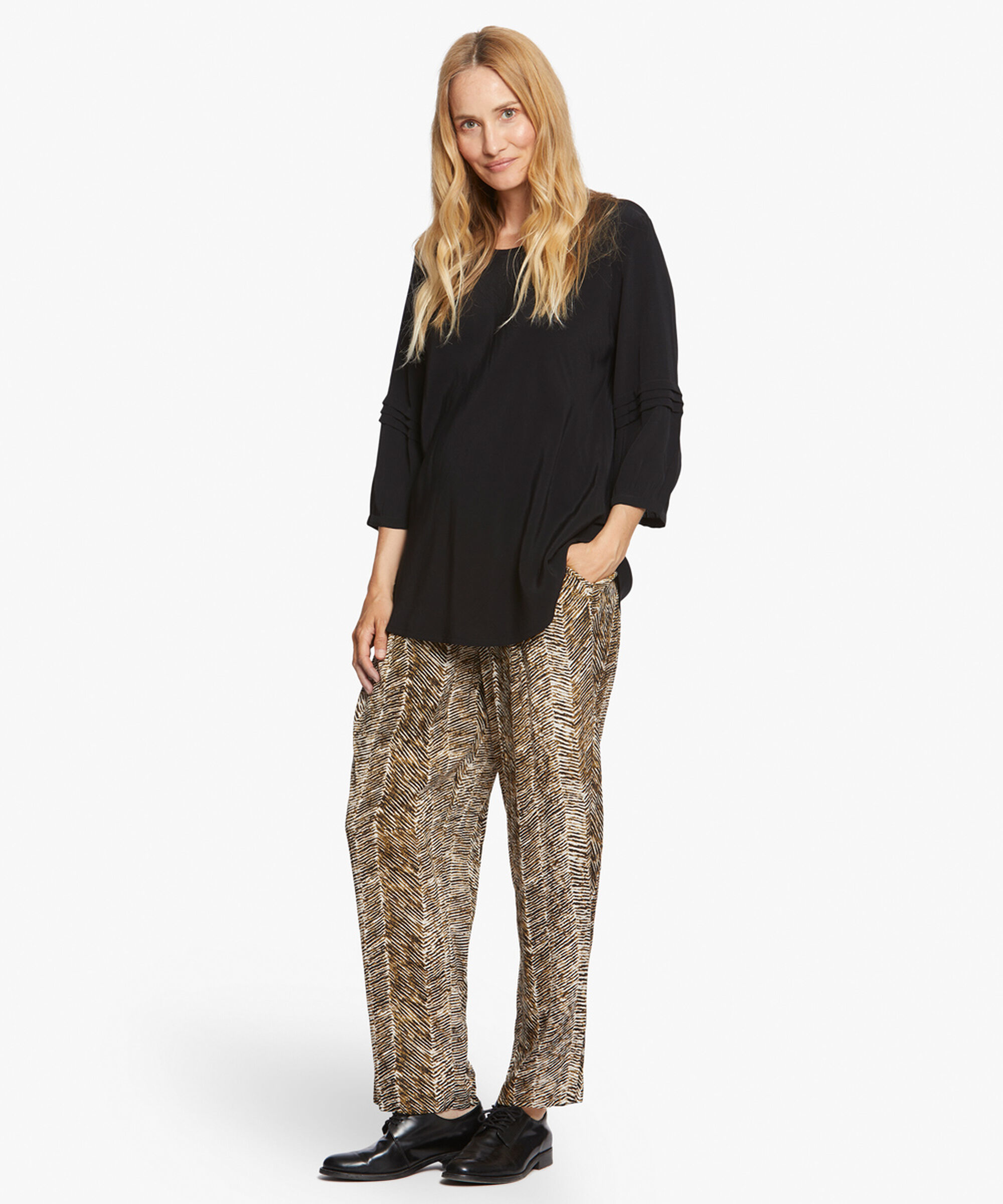 BEATE TOPP, Black