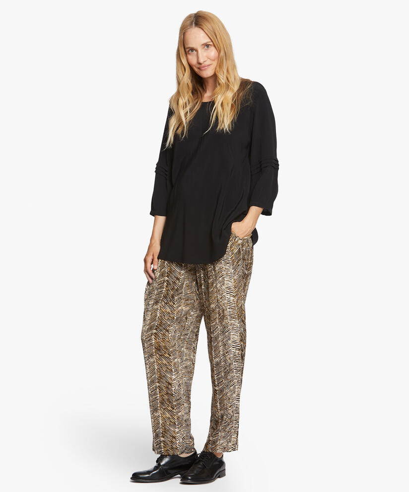 BEATE TOPP, Black