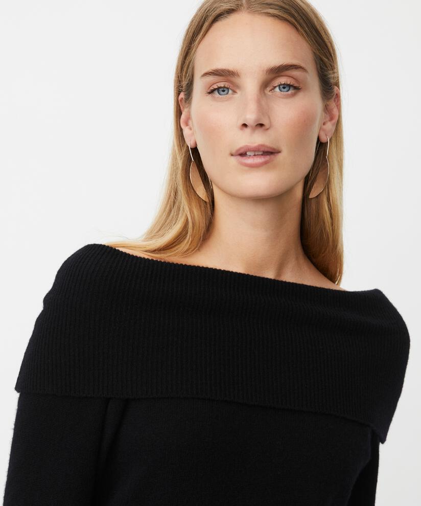 Floraia Ullgenser, Black