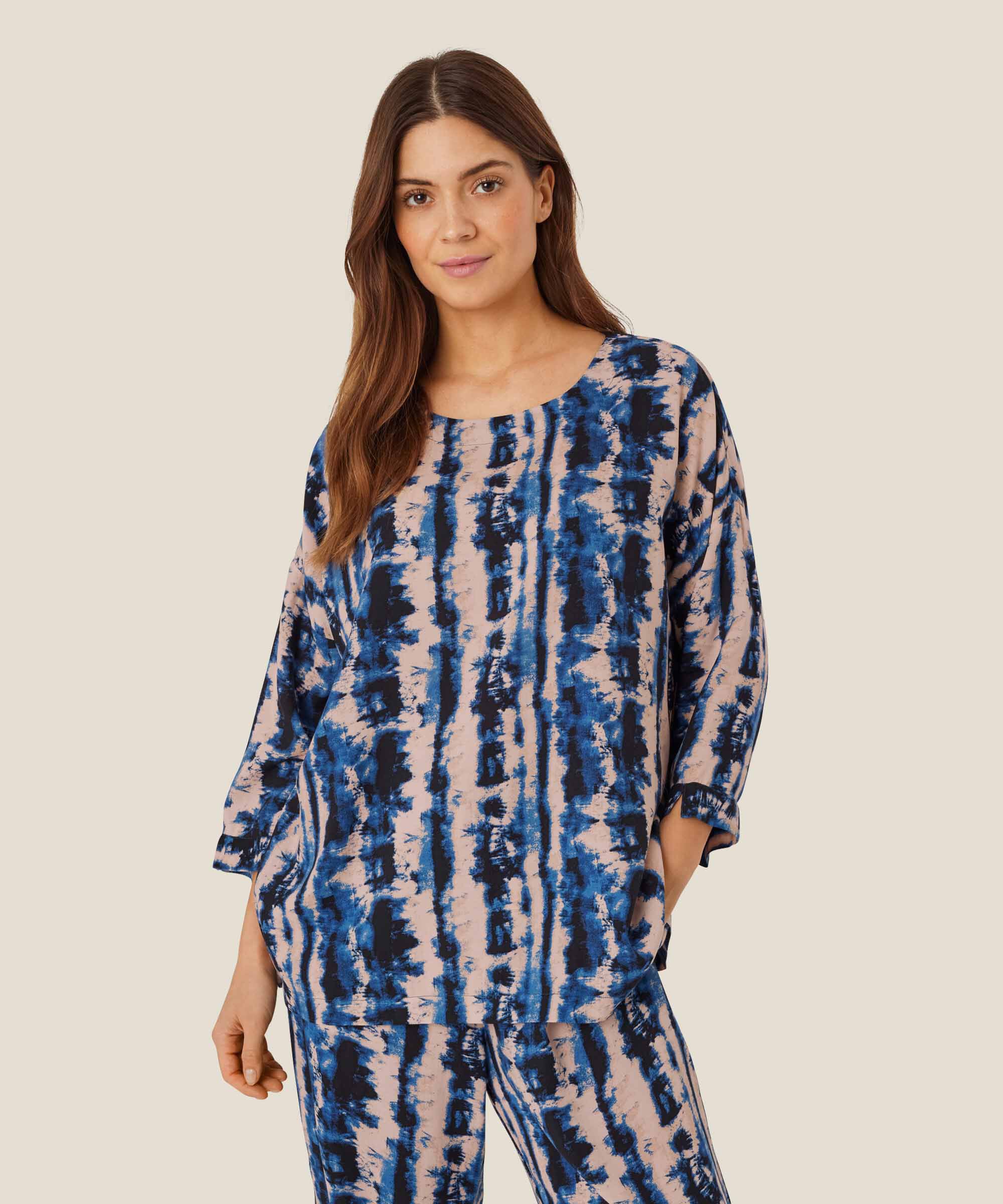 Becca Topp, Navy Peony