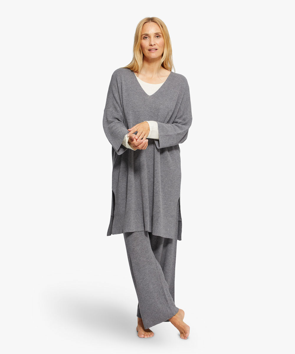 PERANA BUKSER, M. Grey mel.