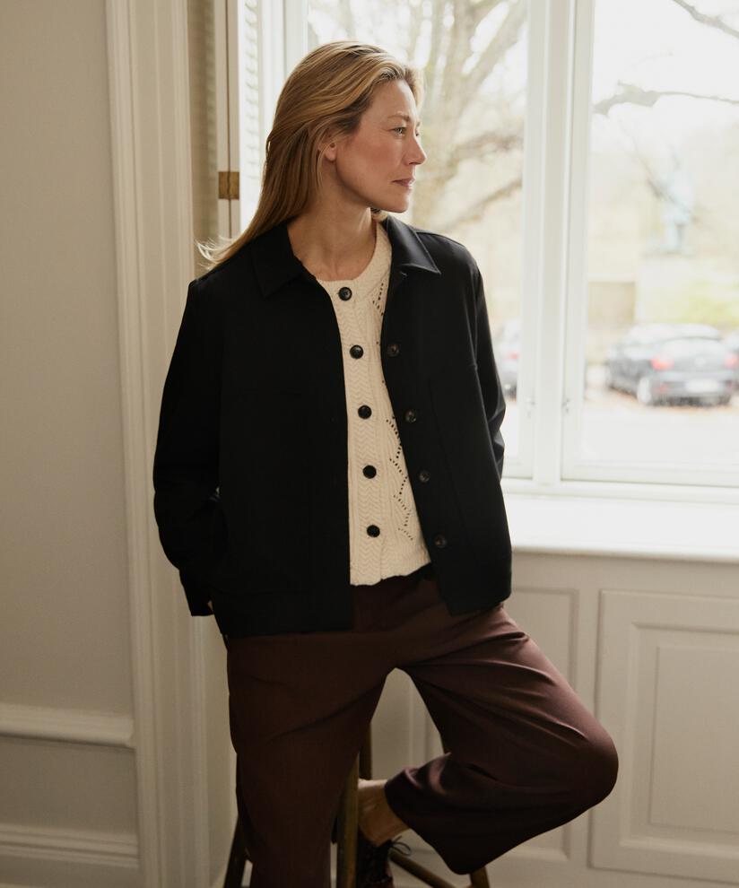 Jettina Jakke, Black