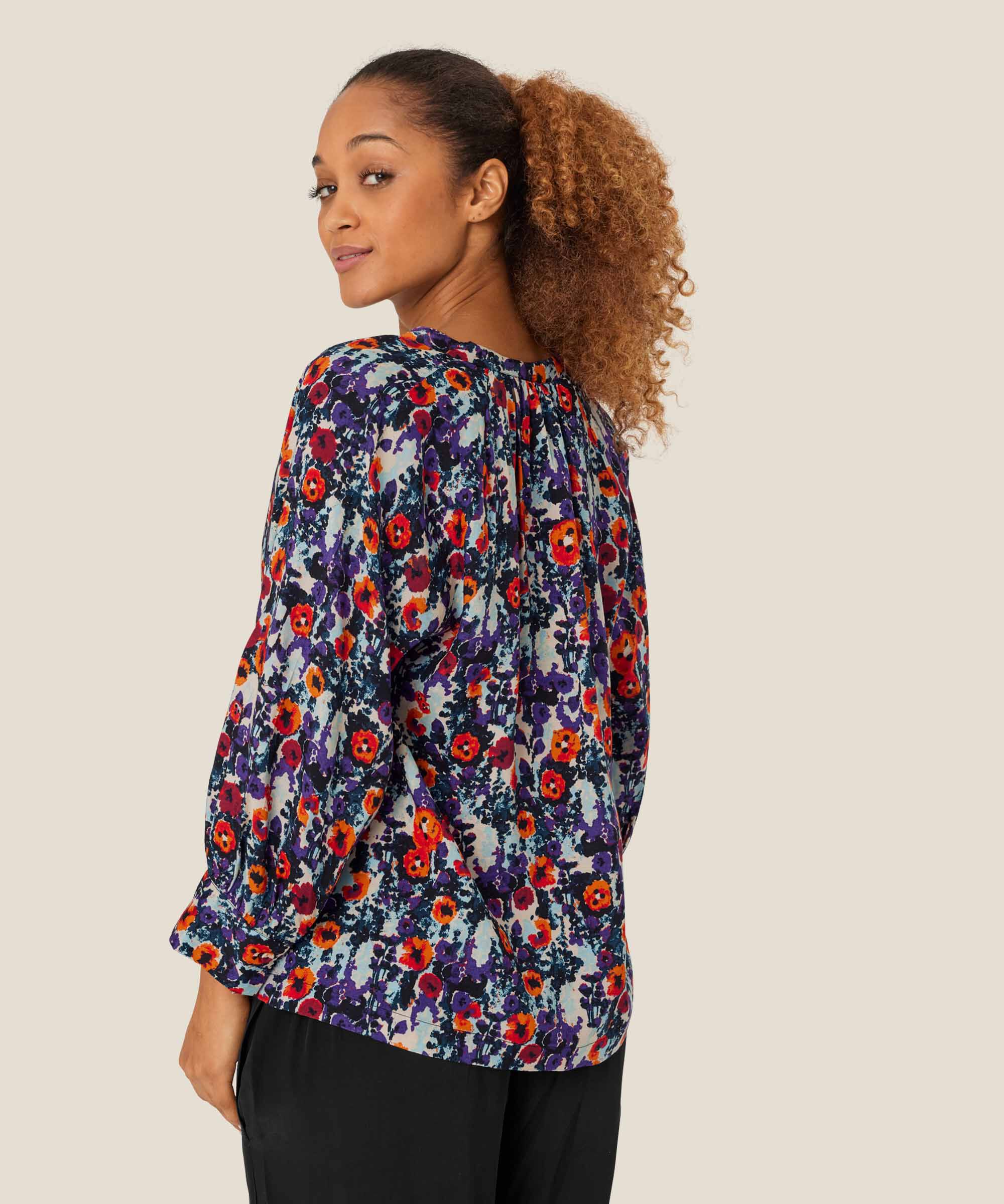 Delhia Topp, Meadow Violet