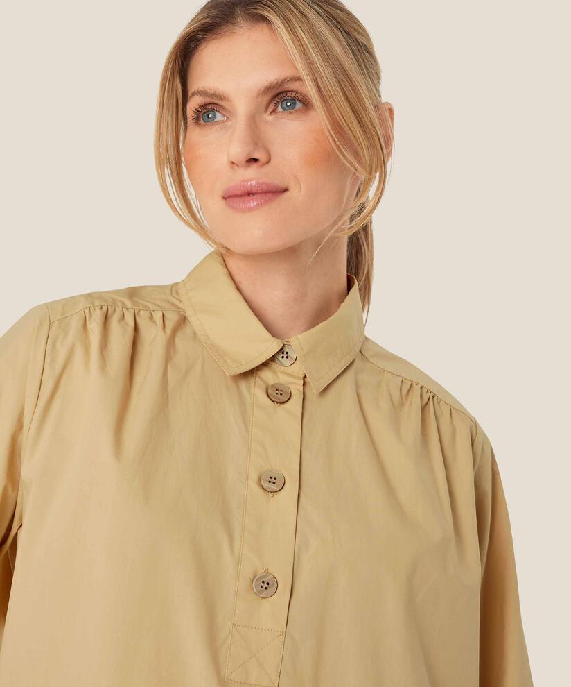 Briallen Topp, Pale Khaki