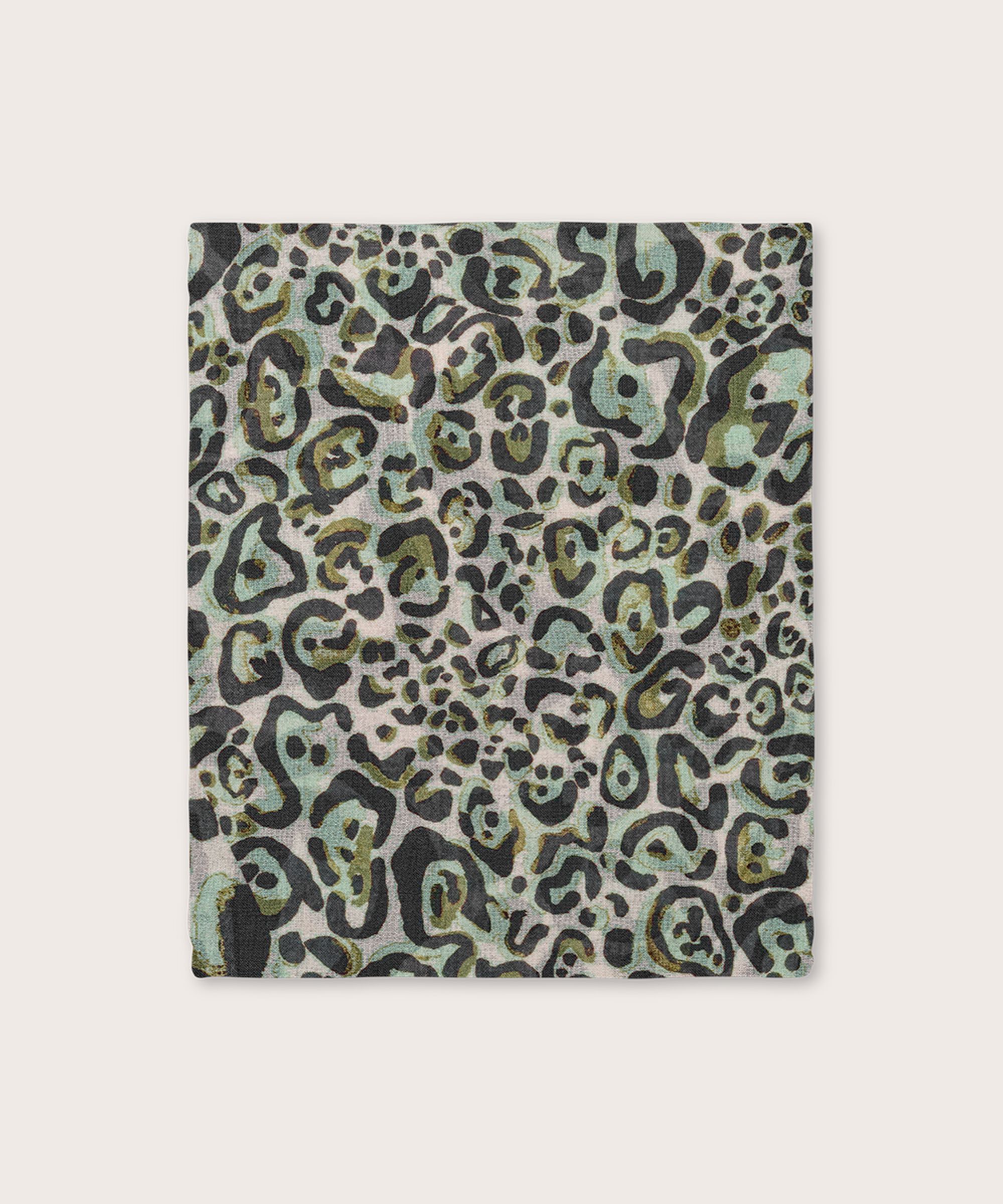 Adeola Skjerf, D. Lichen Green