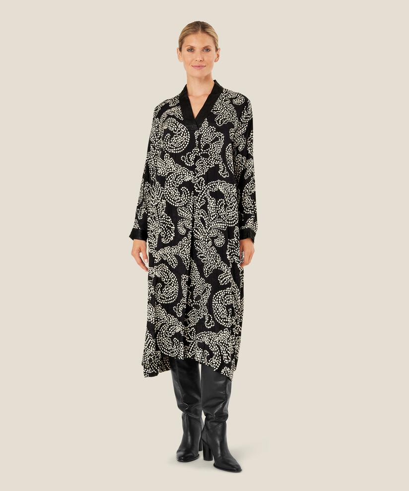Nazima Kjole, Black