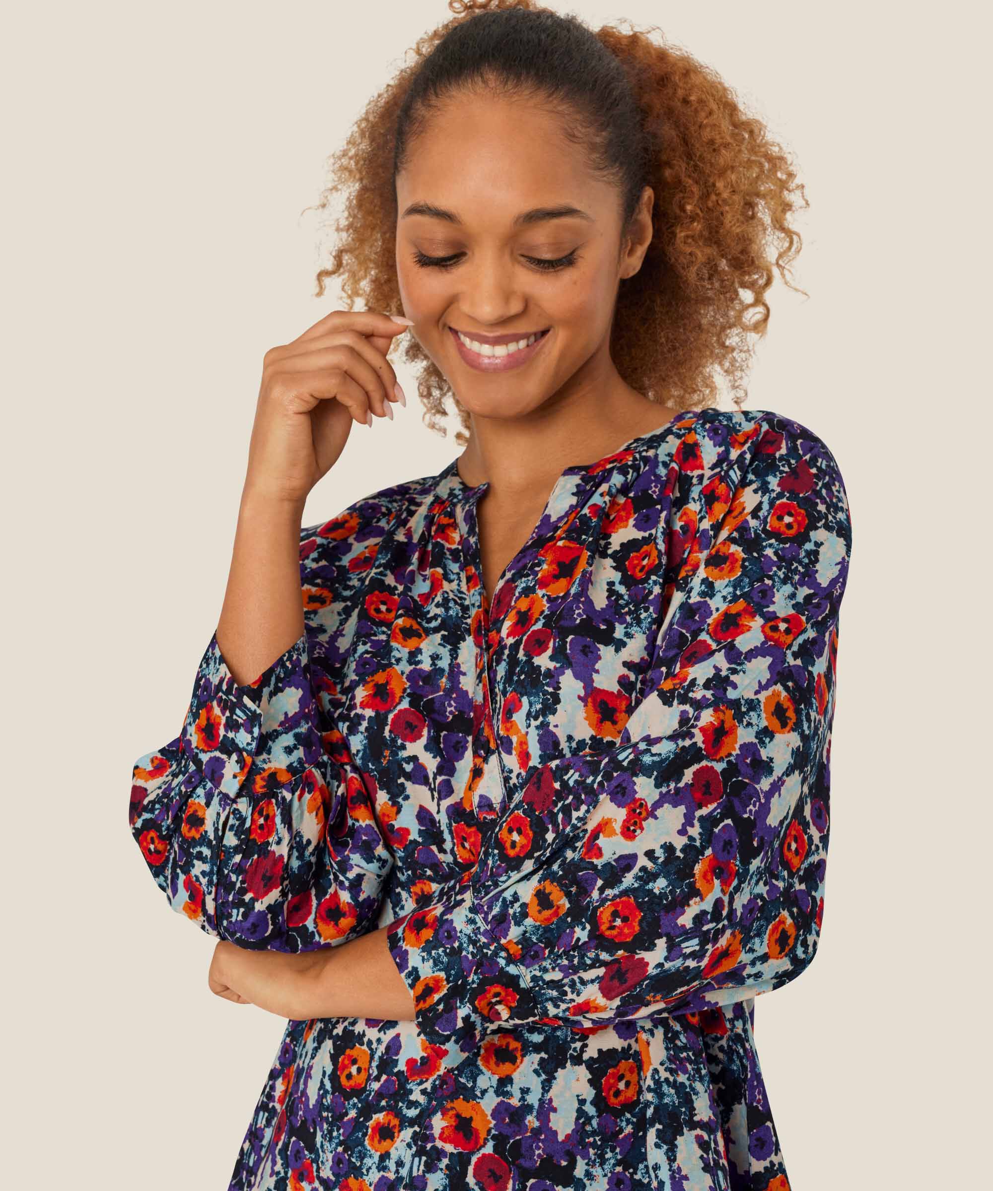 Delhia Topp, Meadow Violet