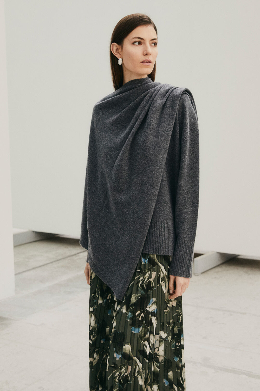 Farasse ull poncho - D. Grey mel., Reynira &Oslash;reringer - Silver, Florindra ull strikkegenser - D. Grey mel., Sanai skj&oslash;rt - Beetle