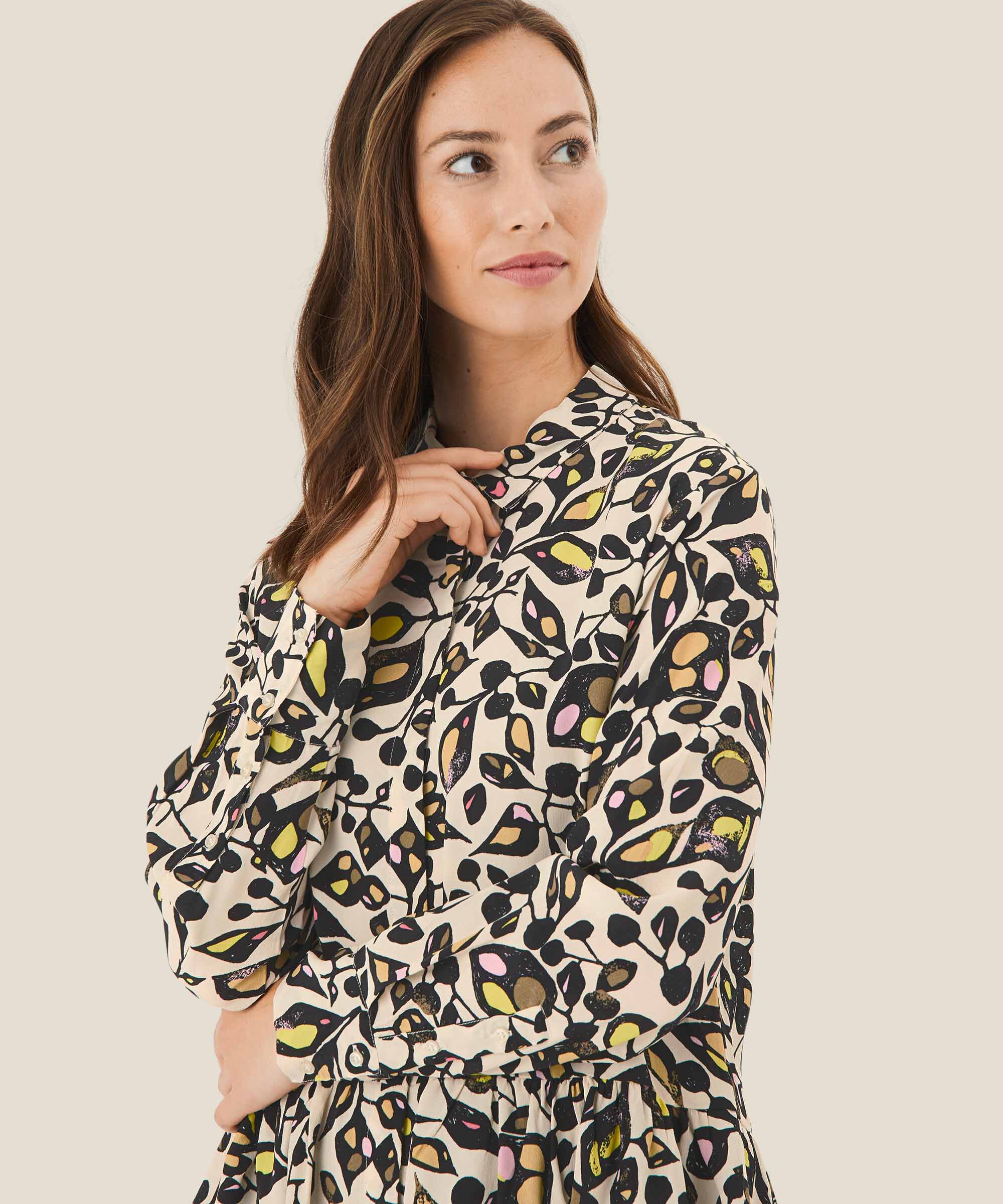 Idana Skjorte, Capers