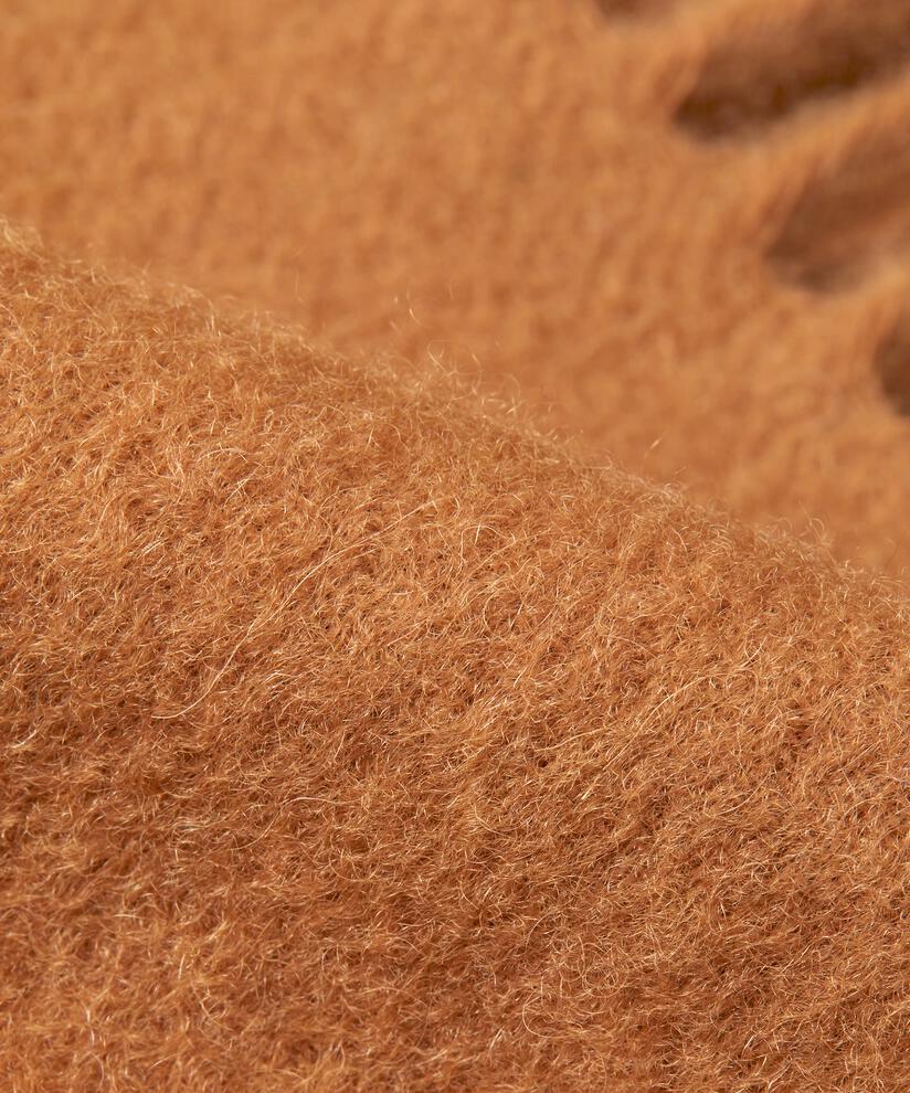 Anna Skjerf, Tobacco Brown