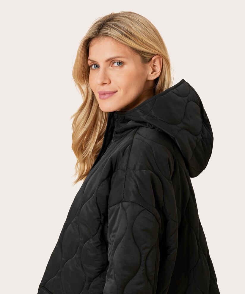 Tehila Kåpe, Black