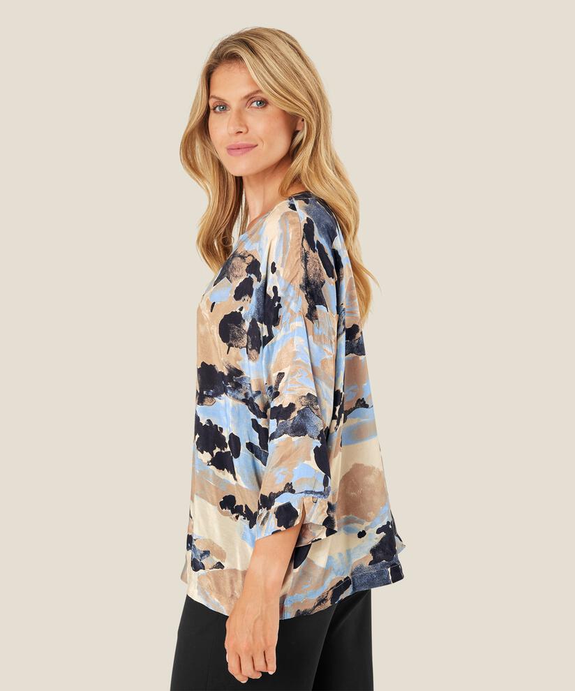 Becca Topp, Steel Grey