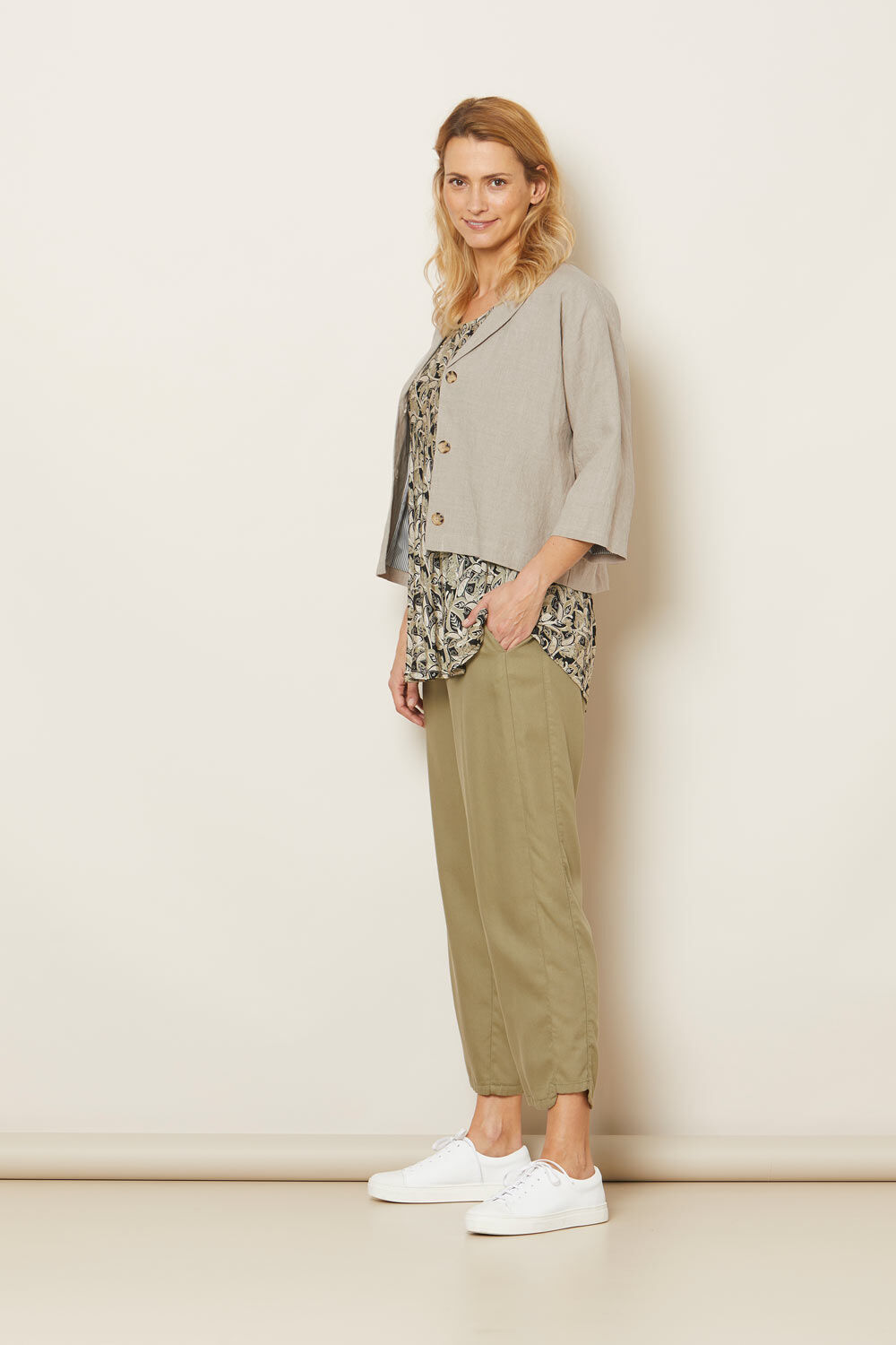 KLARA TOPP, Olive