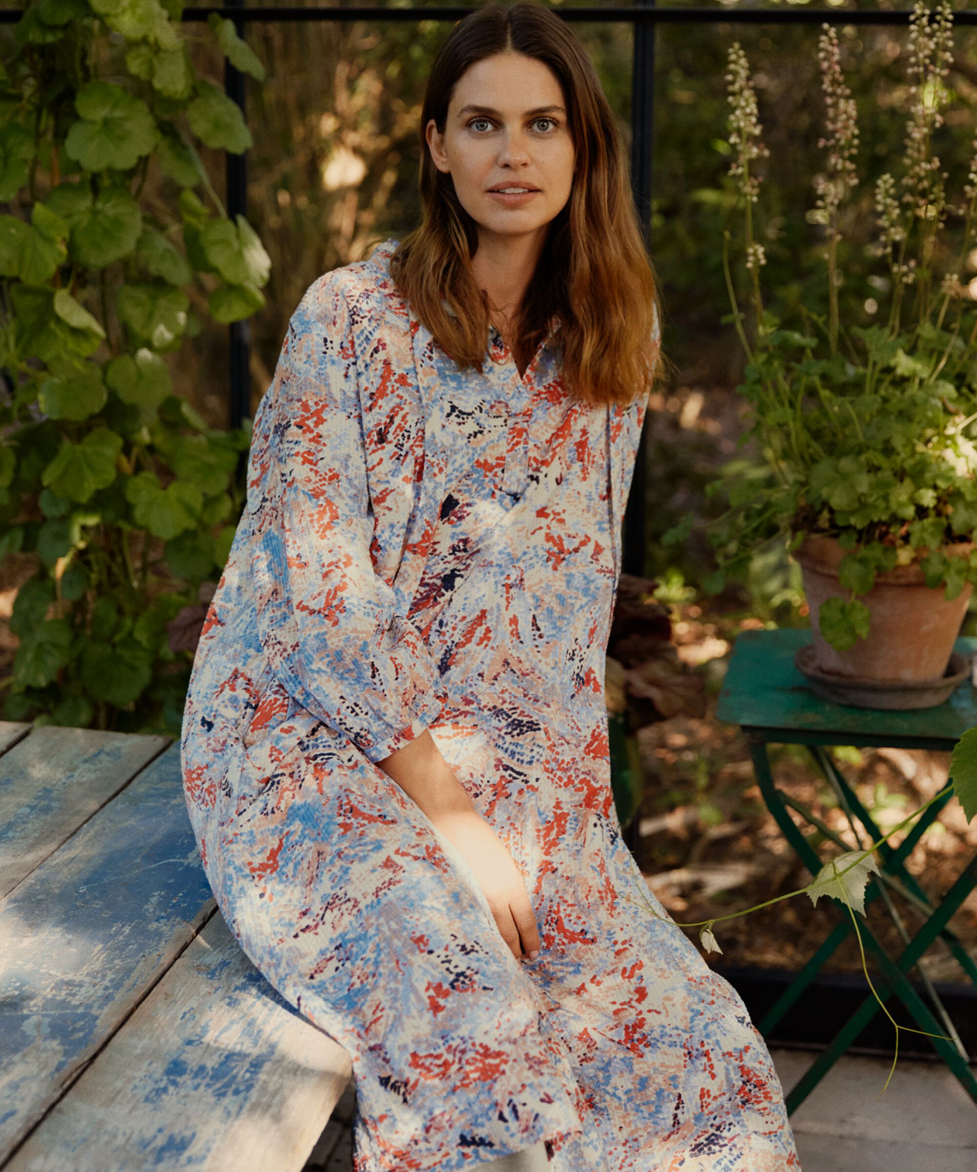 Nishat Kjole, Orange com