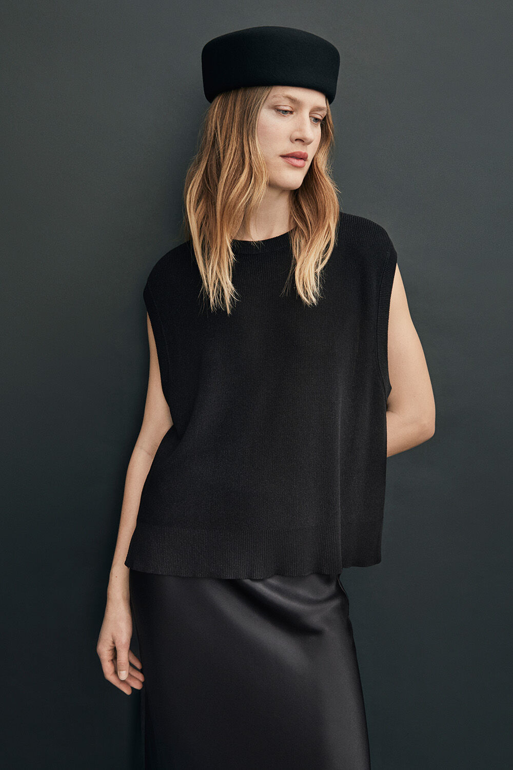 Fabel Topp - Black, Riondra ull Hatt - Black, Solviera skj&oslash;rt - Black
