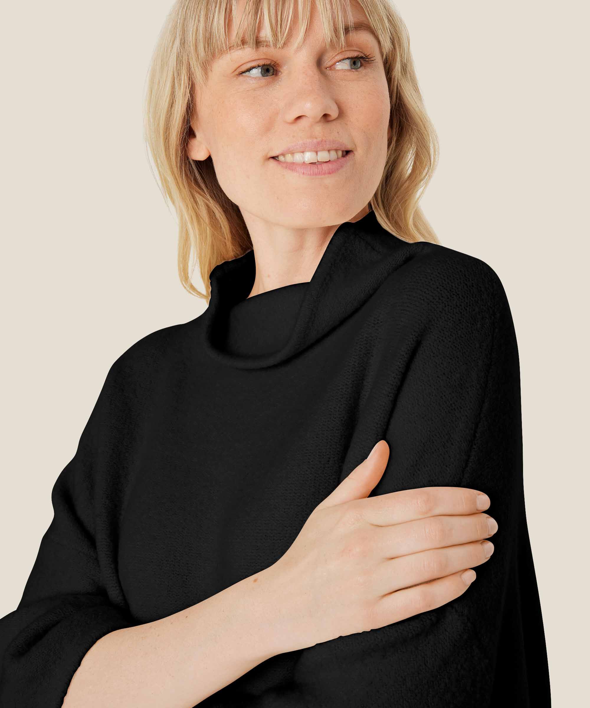 Faviola Strikkegenser, Black