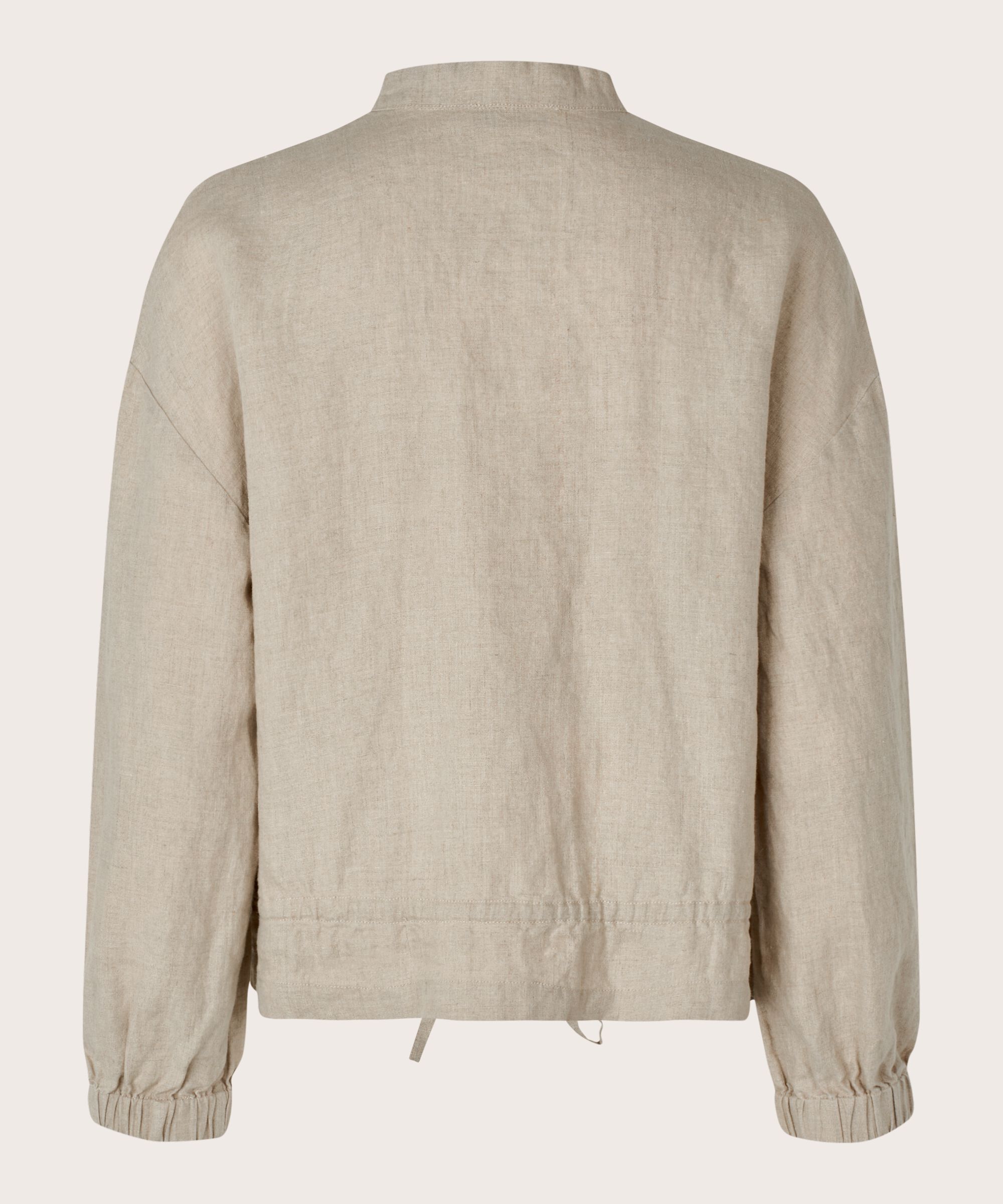 Junoa Jakke, Natural