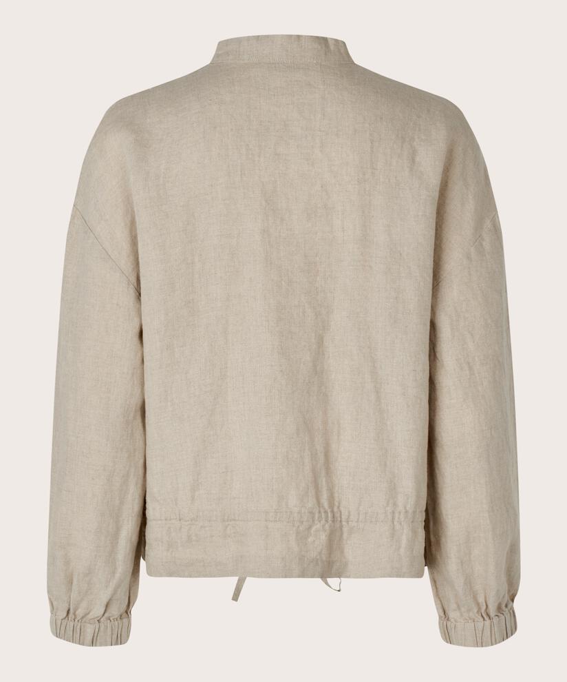 Junoa Jakke, Natural