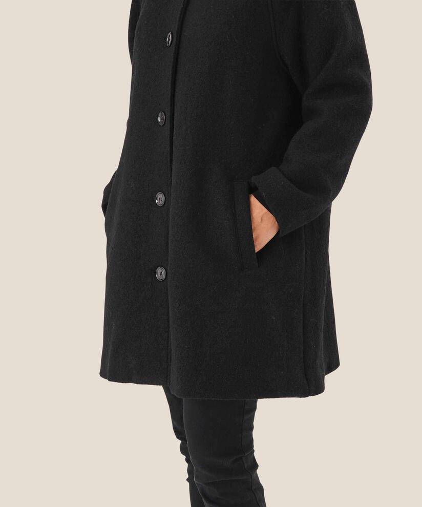 Teresa Ullkåpe, Black