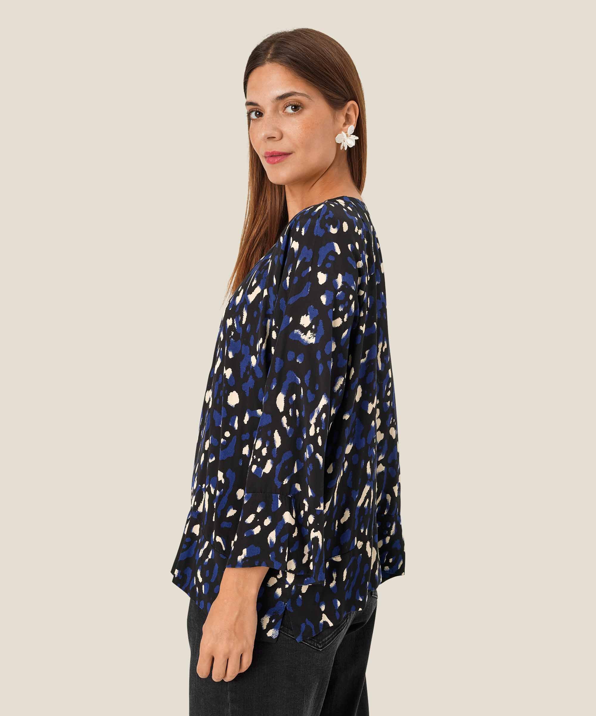 Benika Topp, Medieval blue
