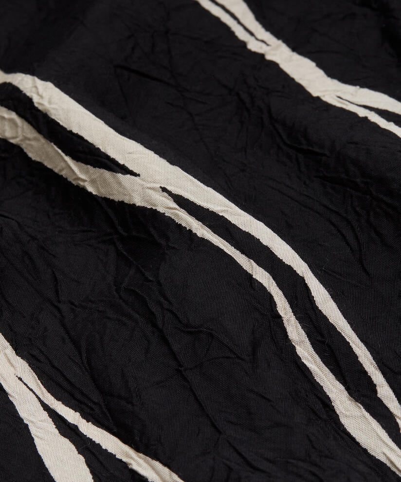 BETSY TOPP, Black