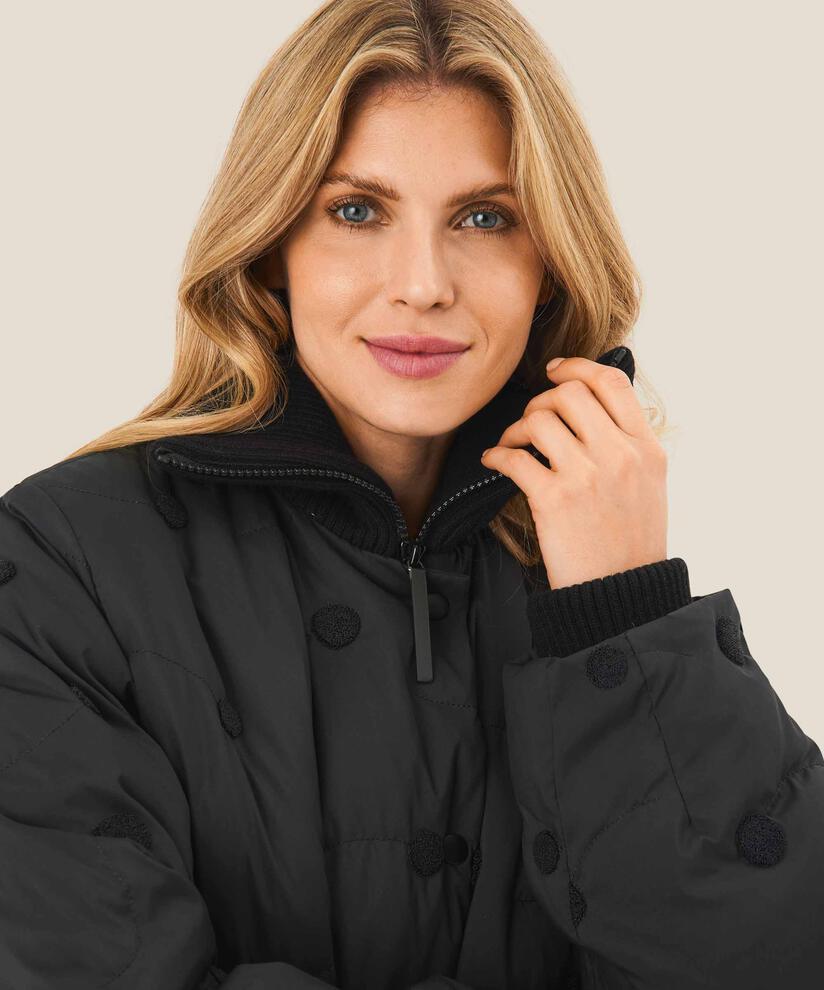 Tahila Dunkåpe, Black